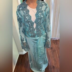 Elegant Blue Lace Evening Dress